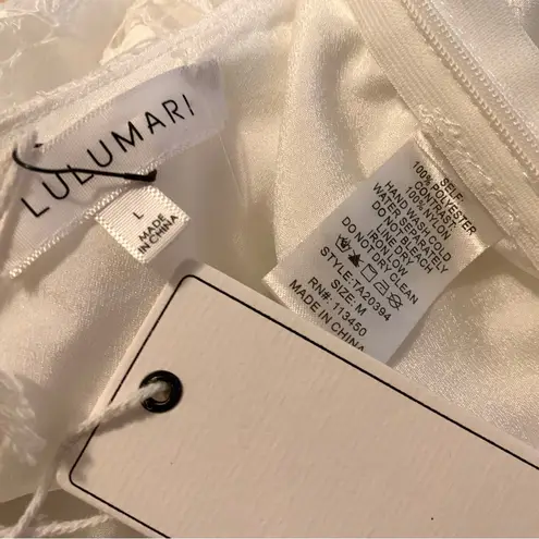 Lulumari NWT one shoulder lace top white size L