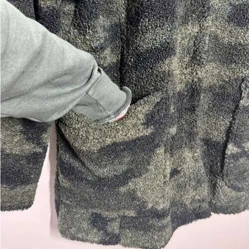 Democracy Jacket Women M Green Camo Snap Sherpa Coat Winter Cozy Casual Pocket