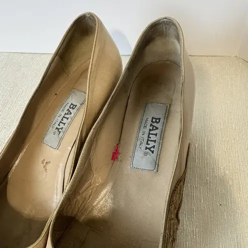 Bally Vintage Pumps Cream Leather Womens Shoes Size 7.5N Italy Snakeskin Blush
