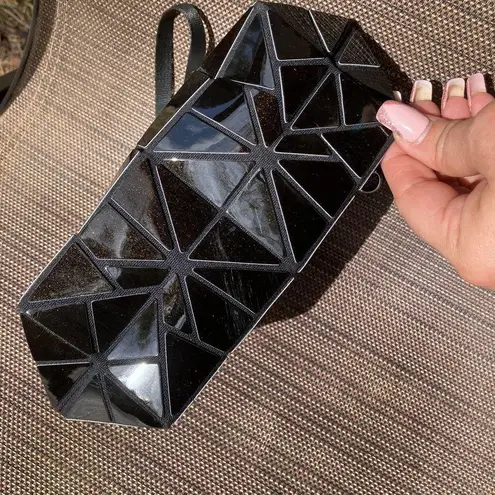 Emilio Pepe Italy Triangle Shape Blocks Wristlet/Crossbody Chain link NWT Black