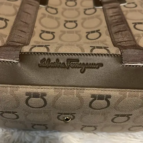 Salvatore Ferragamo Gancini Handbag Color Beige SN AF- 215373 EUC 9/10