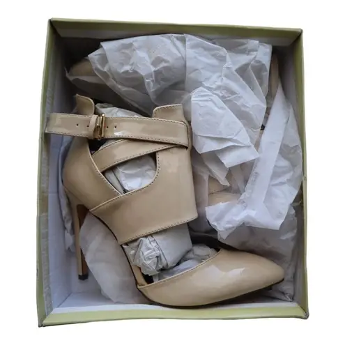 Fahrenheit "Gio" Patent Leather Pointed Toe Heels, Nude Size 8