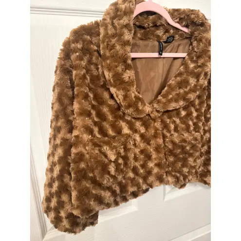 New Directions Women's Camel Faux Fur Cropped Jacket, L Tan Size L