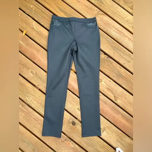 DKNY Ladies slim fit pants NEW 🖤🖤