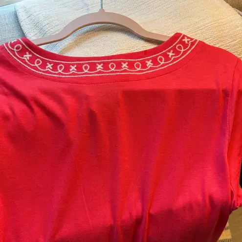 Premise NWT! Pink Corel embellished t-shirt Blouse with white embroidery. Sz L