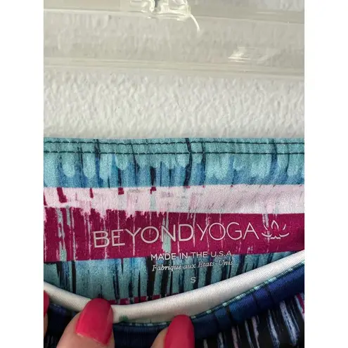 Beyond Yoga Leggings Women's Small Capri Palm Shadow Lux Print Activewear