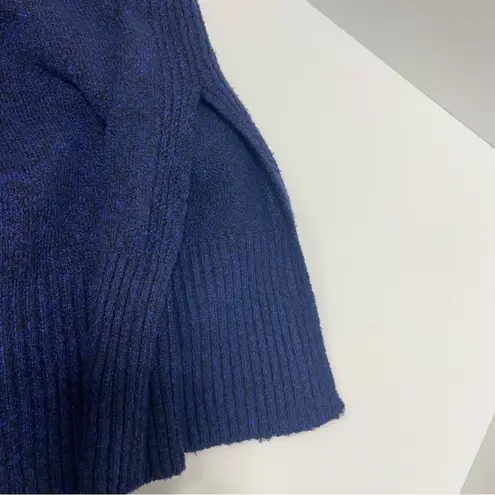 Thyme + Honey Oversized V-neck Sweater Size 1X blue black knit