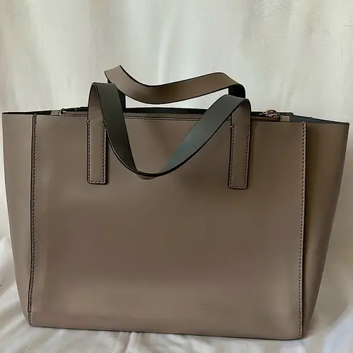Kate Spade  Authentic Gorgeous Light Gray/Taupe Leather Bag Purse 🌺🌺