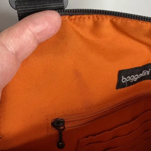 Baggallini black crossbody bag small/mid size