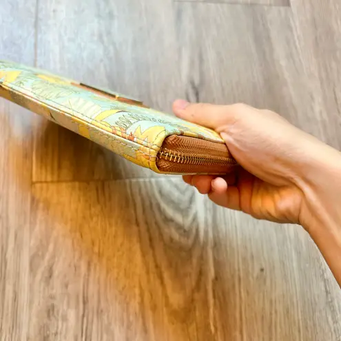 Lounge Fly Pokemon Pikachu Leaves Mint Zip Wallet RARE LIKE NEW