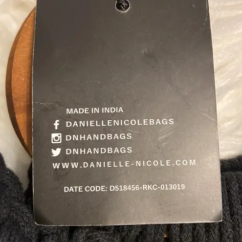 Danielle Nicole macrame fringe crossbody
boho purse with wooden handle black