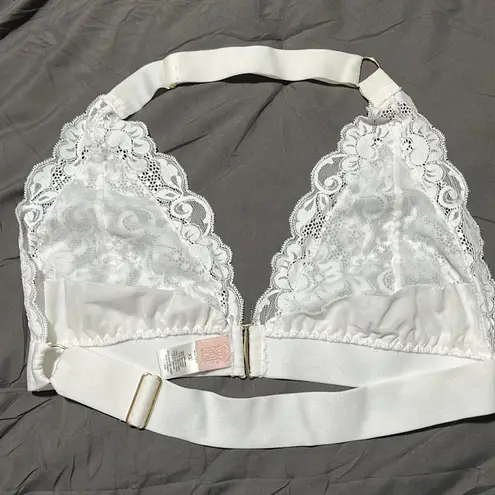 Wire free low back bra. NWOT White Size XL