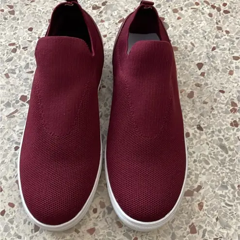 Blondo red waterproof slip on sneakers