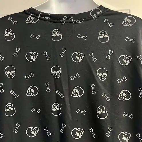 Pumpkins & Potions Skulls and Bones Long Sleeves Crewneck Pullover Shirt