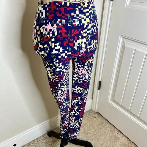 LuLaRoe  Christmas Digital Print Santa & poinsettia flower Leggings one size