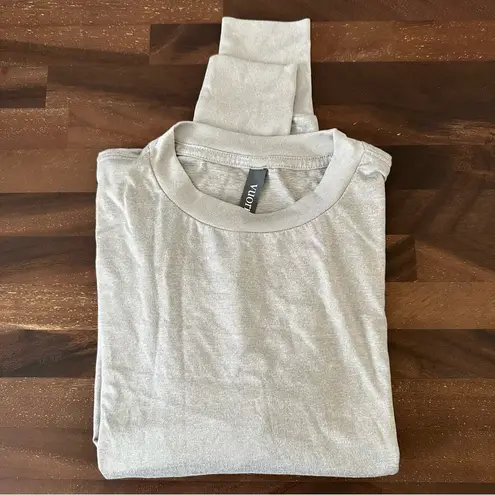 Vuori  Daydream Crew Light Heather Grey Sweater