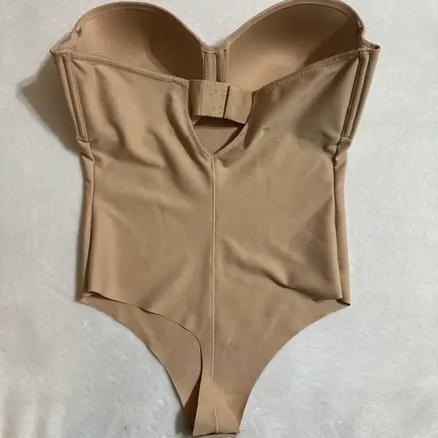 SKIMS Body Underwire Contouring Bodysuit L