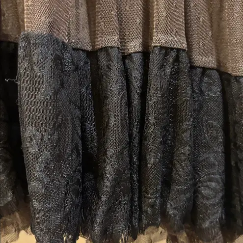 Free People  BROWN & BLACK LACE TOP SIZE SMALL LOTS OF STRETCH NYLON/POLY/SPANDEX