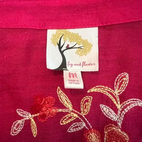 Fig and Flower Anthropologie Floral Embroidered Top
Size: Medium Red