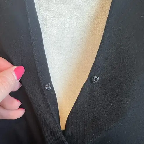 Rafaella NWT Sportswear Black Short Sleeve Scrunched V-Neck Top Size Small