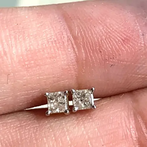 14kt Gold Diamond Solitaire Earrings