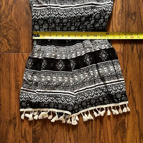 Black and White Patterned Romper Size undefined