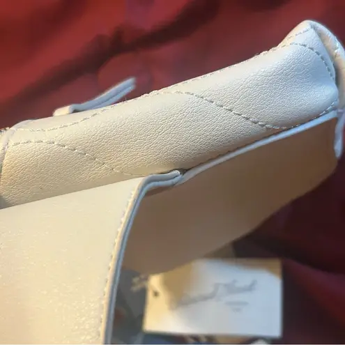 Universal Threads Universal Thread Quilted White Fanny pack - Image 6