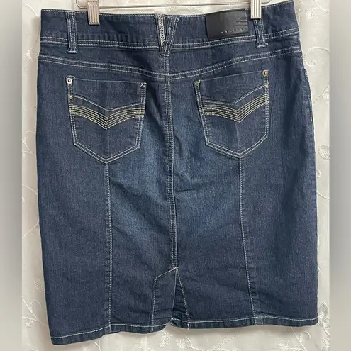 Baccini Denim Straight Skirt Country Western Medium Wash Sz 10 EUC