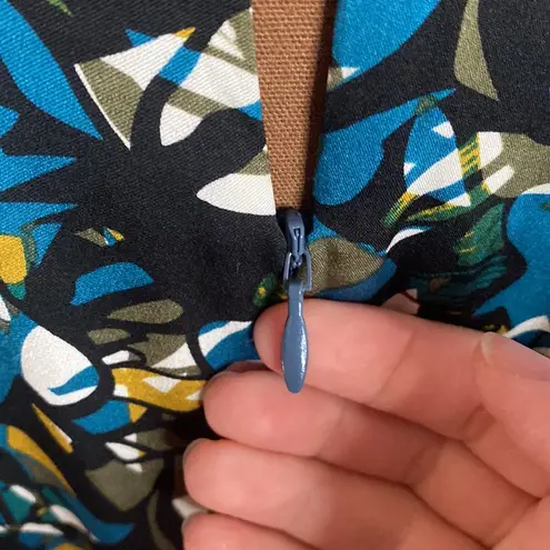 Classiques Entier silk abstract print smocked accent midi dress pleated size 6 - Image 13