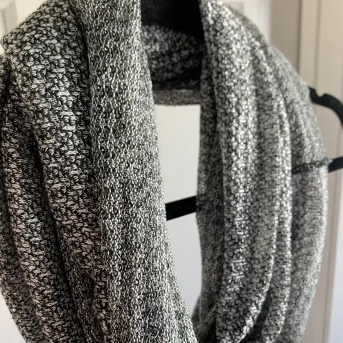 Boutique Black And White Infinity Scarf