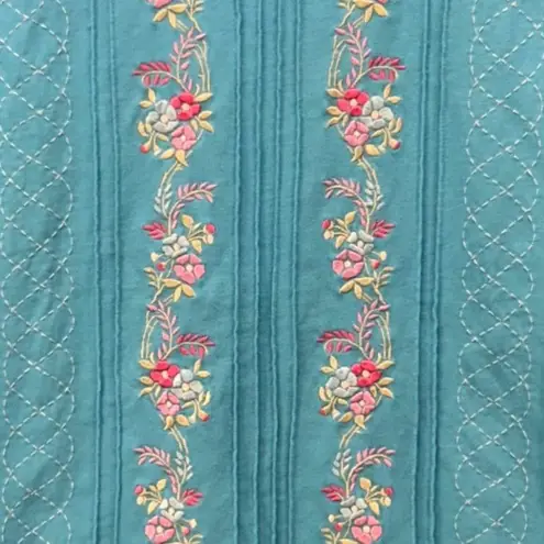Vintage Embroidered Shirt Medium Cottagecore Floral Feminine Casual Boho Knit Blue