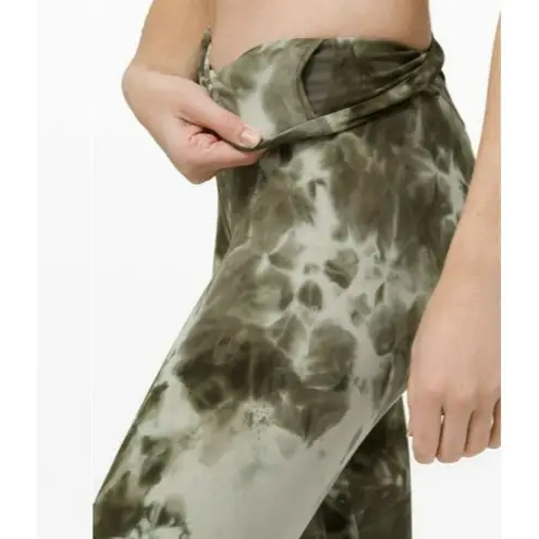 Lululemon Align Pant 25" Size 8 *Diamond Dye Light Sage Army Green Olive Green
