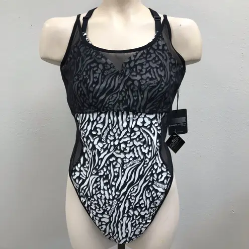 Savage X Fenty Black and White Women's Swimsuit. NWT Size 1X