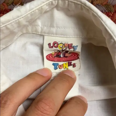 Looney Tunes VINTAGE LOONEY TOONS WHITE BUTTON DOWN TOP