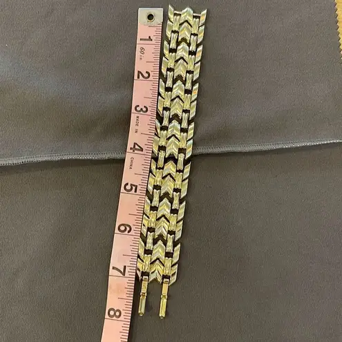 Womens Link Chain Double Fold Over Clasp Wide Arrow Bracelet Goldtone One Size Gold