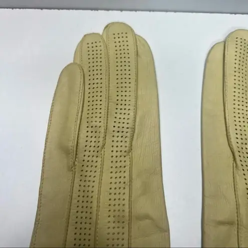 Wear Right Gloves with Dotted Pattern