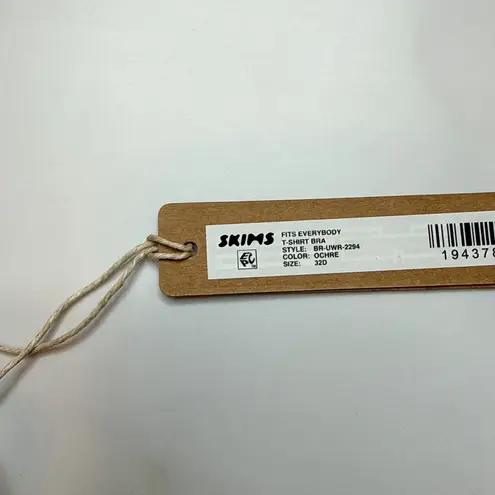 SKIMS NWT Fits Everybody T-Shirt Bra