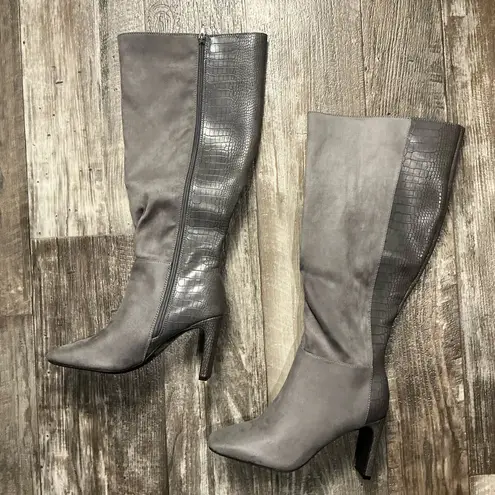 Journee Collection Wide Calf Women’s Boots Size 8.5