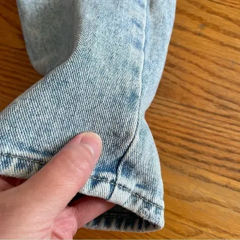 PacSun Mom Jeans Light Wash Distressed Ripped High Waisted Cropped Crop Ankle 24