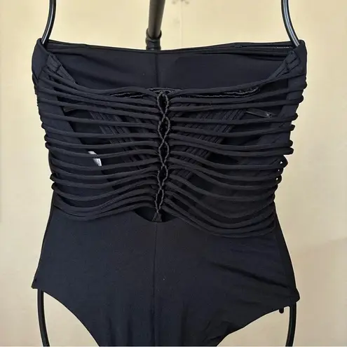 Leonisa Sculpting Macramé Back One