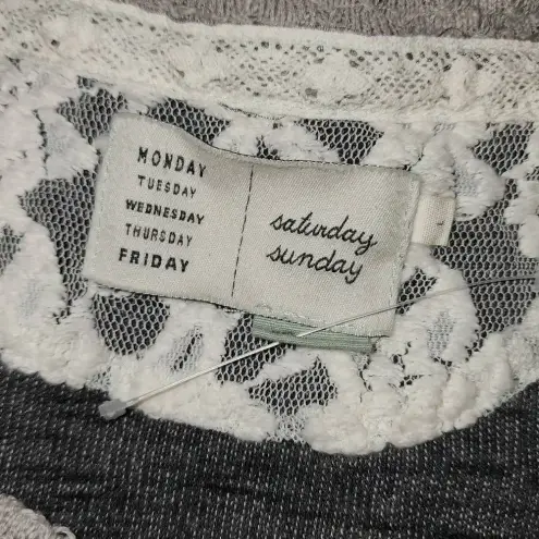 Saturday Sunday Anthropologie Womens Gray White Lace‎ Sleeve Sweater Large