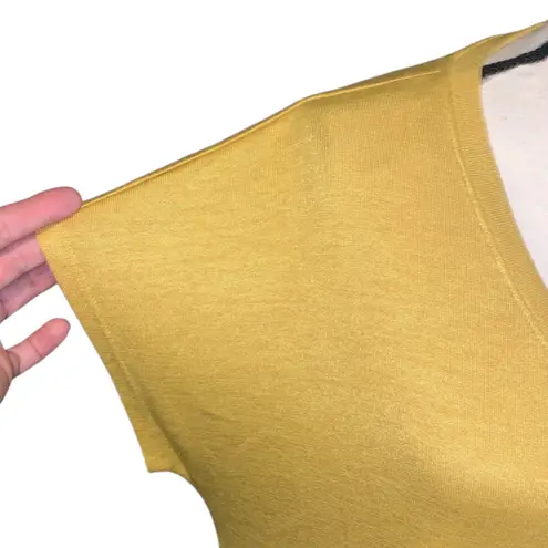 Orvis Knit Top Womens L Large Mustard Rayon Blend V Neck Cap Sleeve Hi-Low Hem