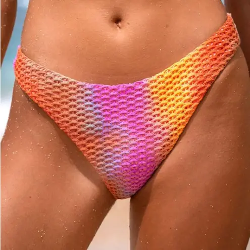 BERLOOK Orange Crochet O