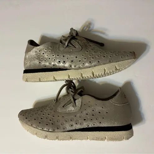 OTBT Womens Lunar Gray Metallic Silver Leather Lace Up Sneakers Shoes Size 8M