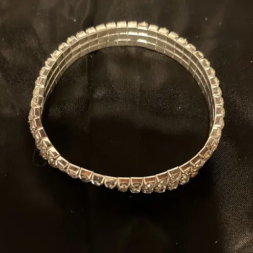 Stunning diamanté stretch bracelet. Fits any size. Stunning.