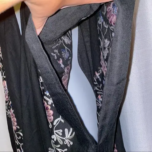 Simply Noelle black embroidered floral shawl (wrp2018-blk) new one size