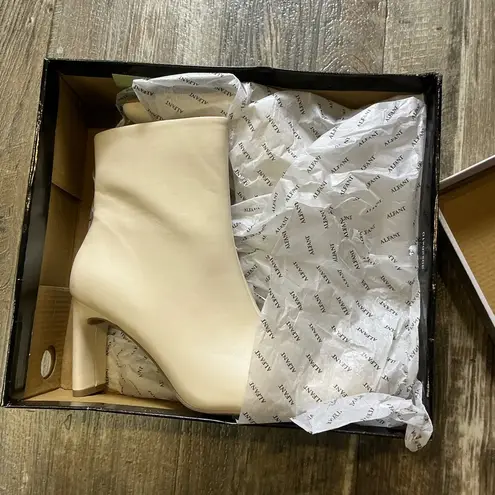 Alfani Elegant Cream Ankle Boots Size 8