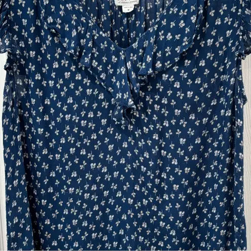 Anthropologie Velvet by Graham & Spencer Blue and White Floral Ruffle Top size Size M