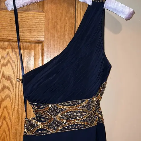 Betsy and Adam Prom dress