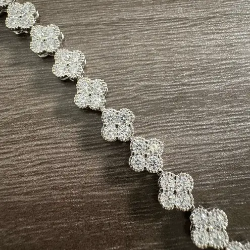 Brilliant Clover Pave Silver Zircon Bracelet
